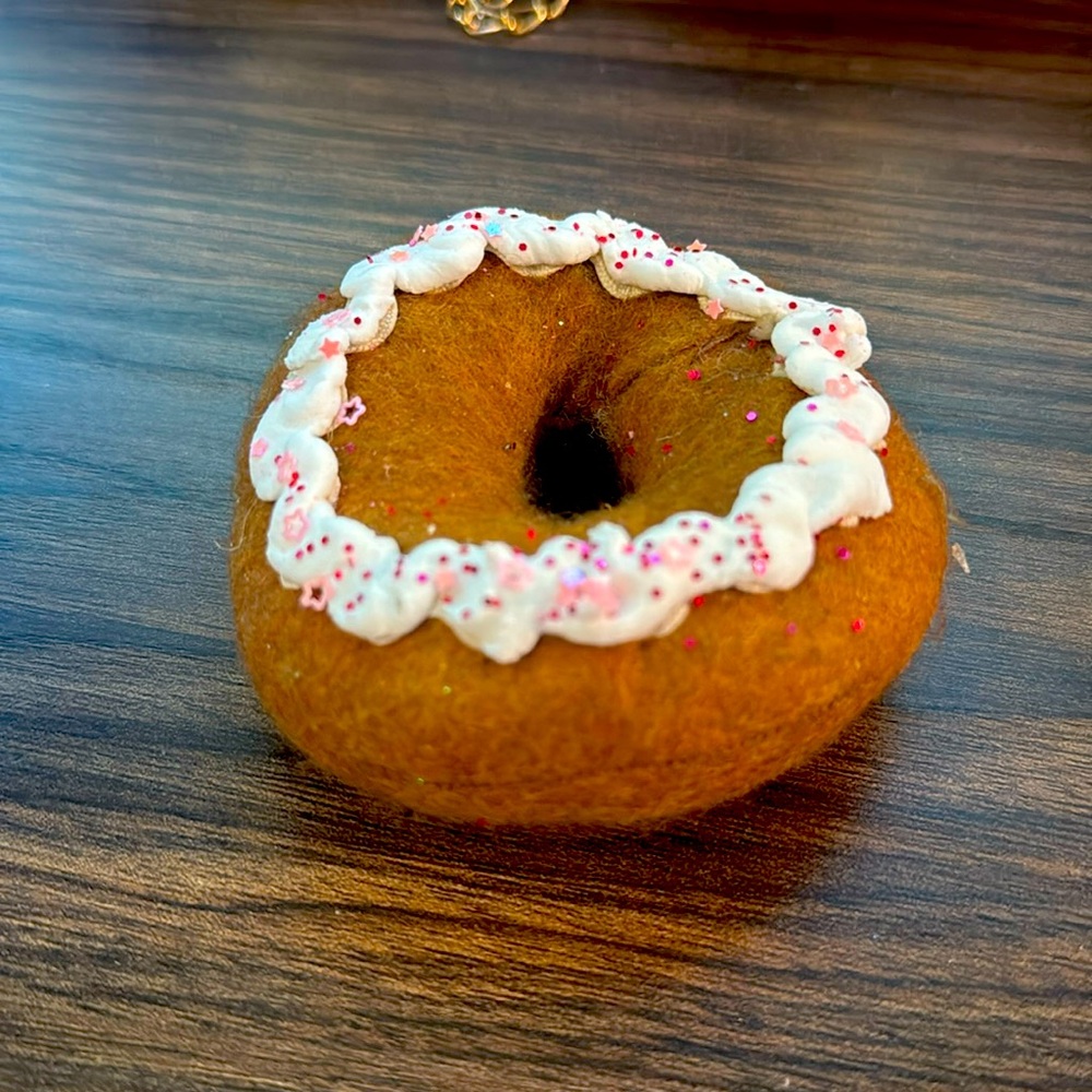 Pin cushion doughnut
